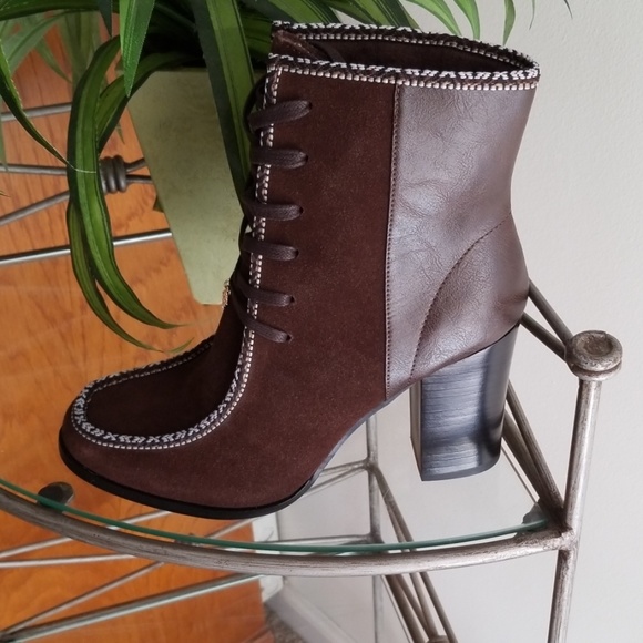 Nanette Nanette Lepore Women's Brown Isabel Boot. - Picture 3 of 4
